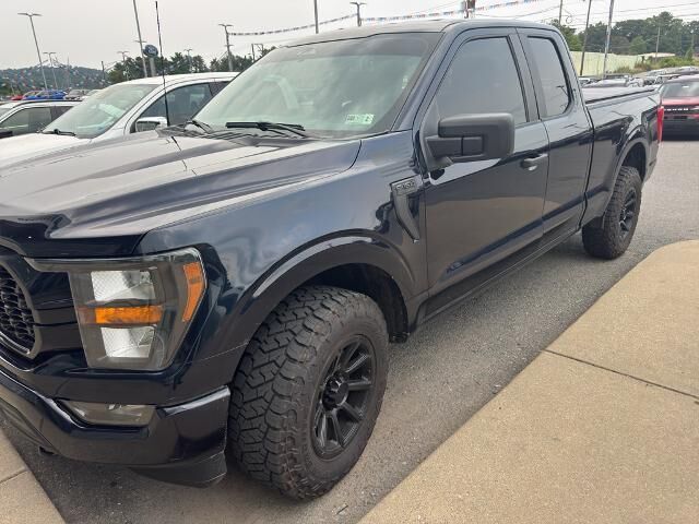 2023 Ford F-150 XL — photo 1 of 2