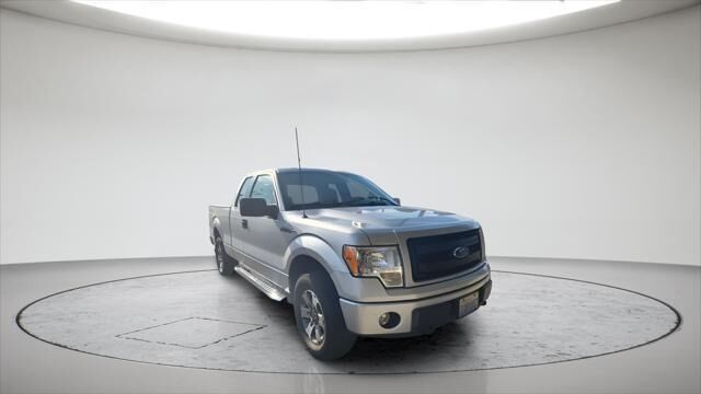 2013 Ford F-150 STX — photo 1 of 26