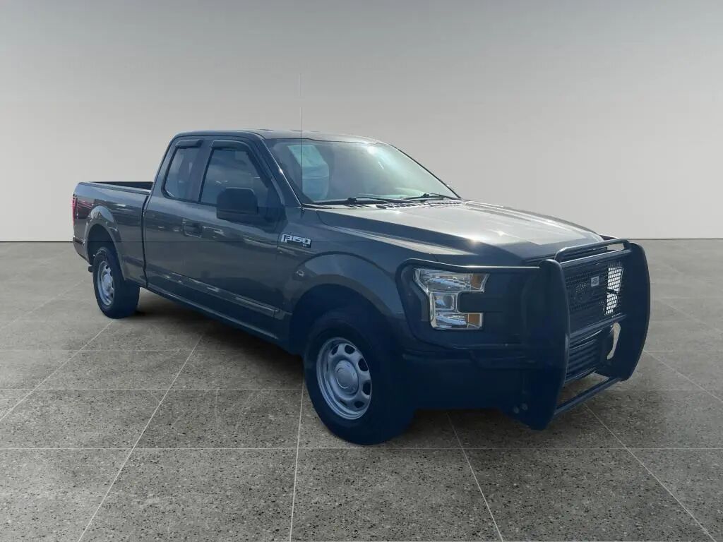 2015 Ford F-150 XLT — photo 1 of 41