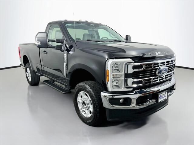 2026 Ford F-350 Super Duty XLT