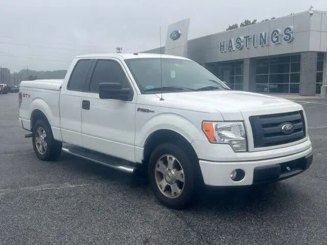 2009 Ford F-150 STX — photo 1 of 9