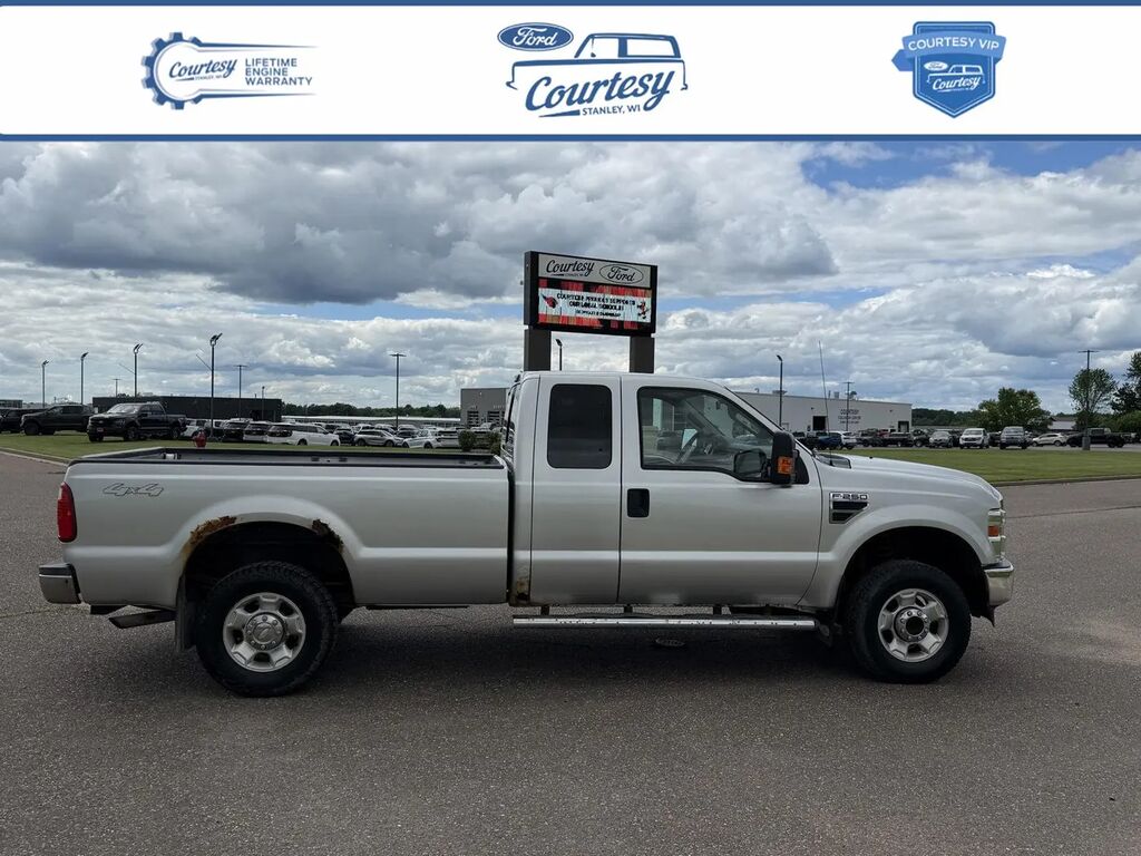 2010 Ford F-250 Super Duty XL — photo 1 of 26