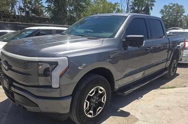 2022 Ford F-150 Lightning XLT — photo 1 of 19