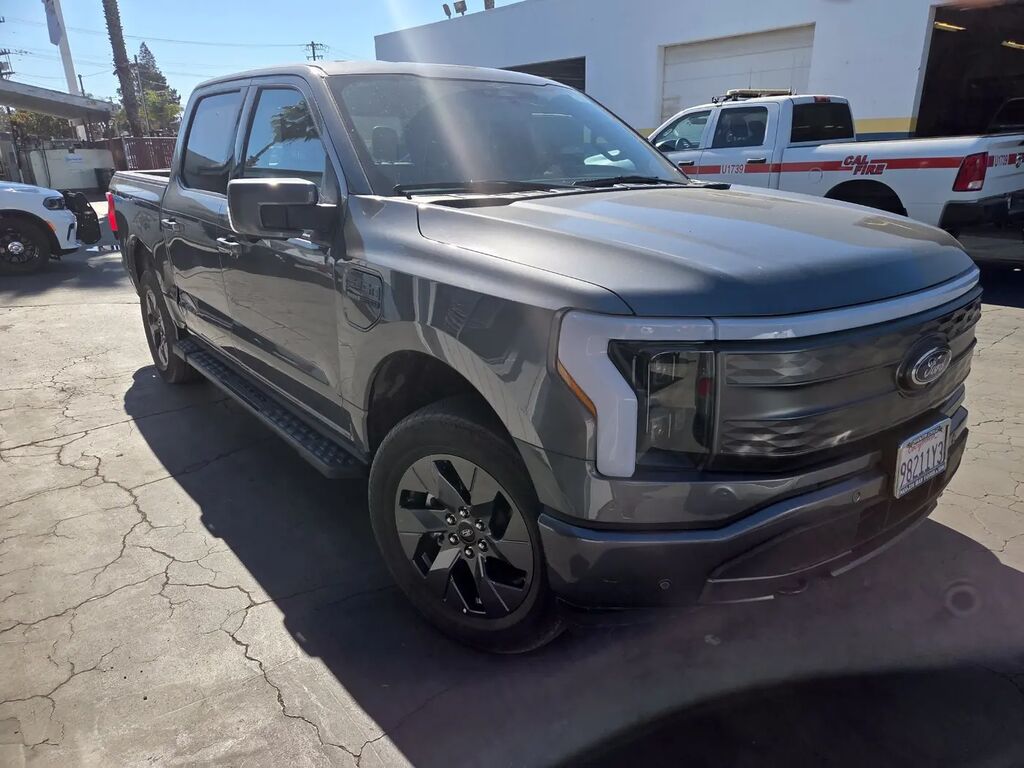 2023 Ford F-150 Lightning Lariat — photo 1 of 13