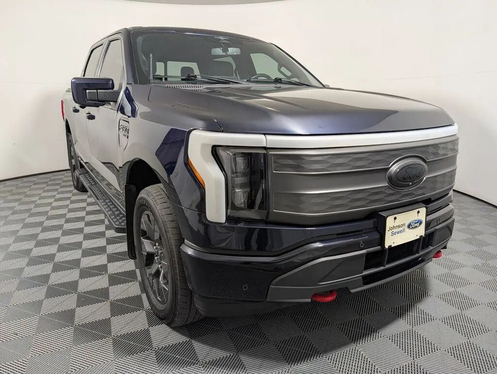 2023 Ford F-150 Lightning Lariat — photo 1 of 13
