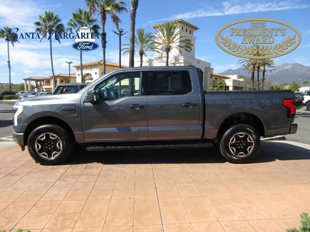 2023 Ford F-150 Lightning XLT — photo 1 of 26