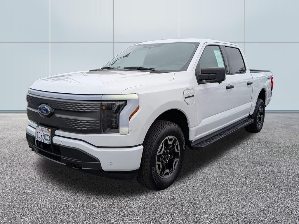 2023 Ford F-150 Lightning XLT — photo 1 of 1