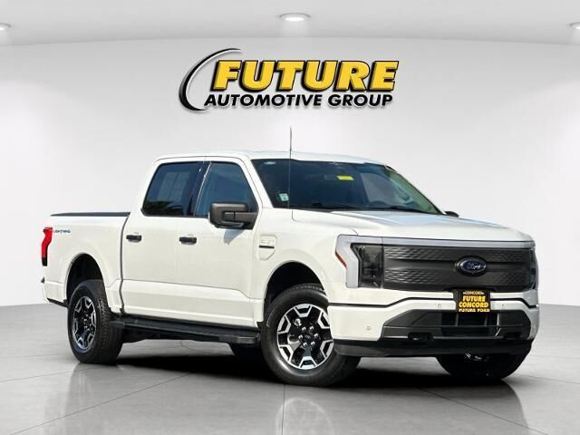 2023 Ford F-150 Lightning XLT — photo 1 of 26