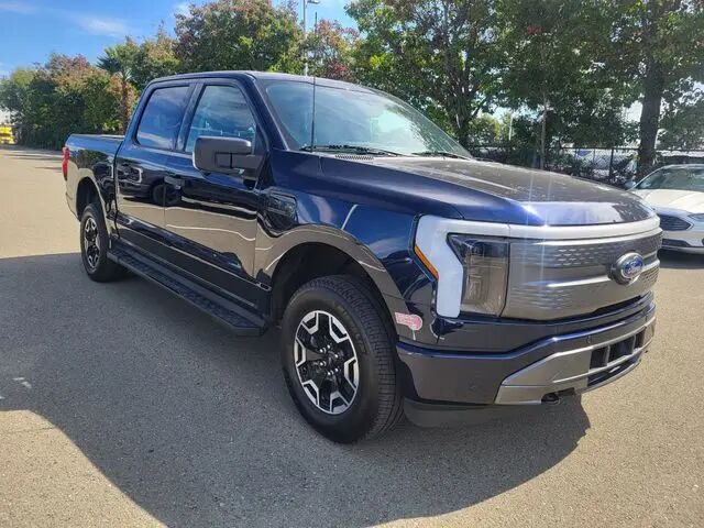 2023 Ford F-150 Lightning XLT — photo 1 of 26