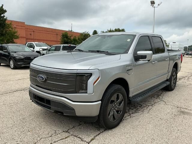 2023 Ford F-150 Lightning Lariat — photo 1 of 13