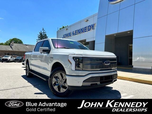 2023 Ford F-150 Lightning Lariat — photo 1 of 13