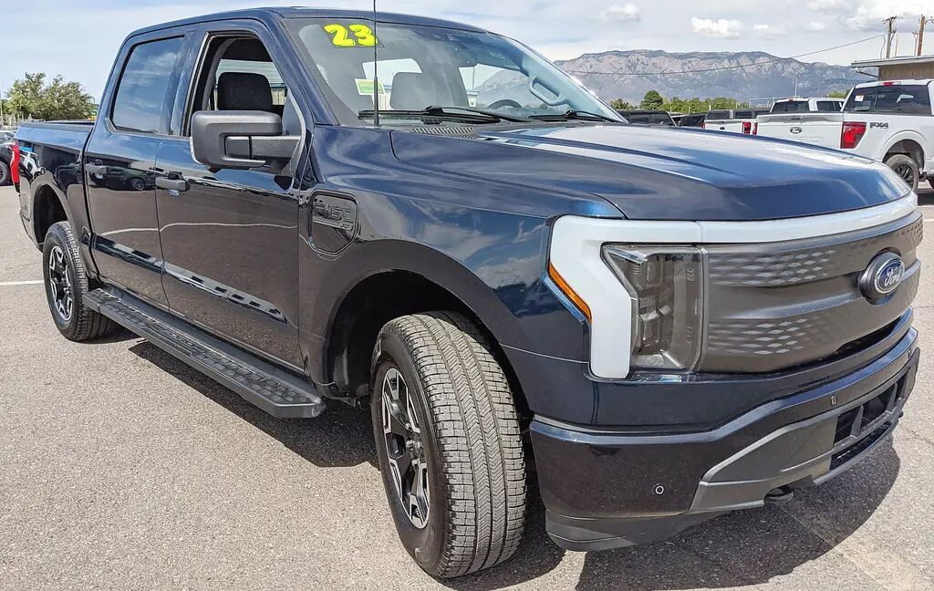2023 Ford F-150 Lightning XLT — photo 1 of 25