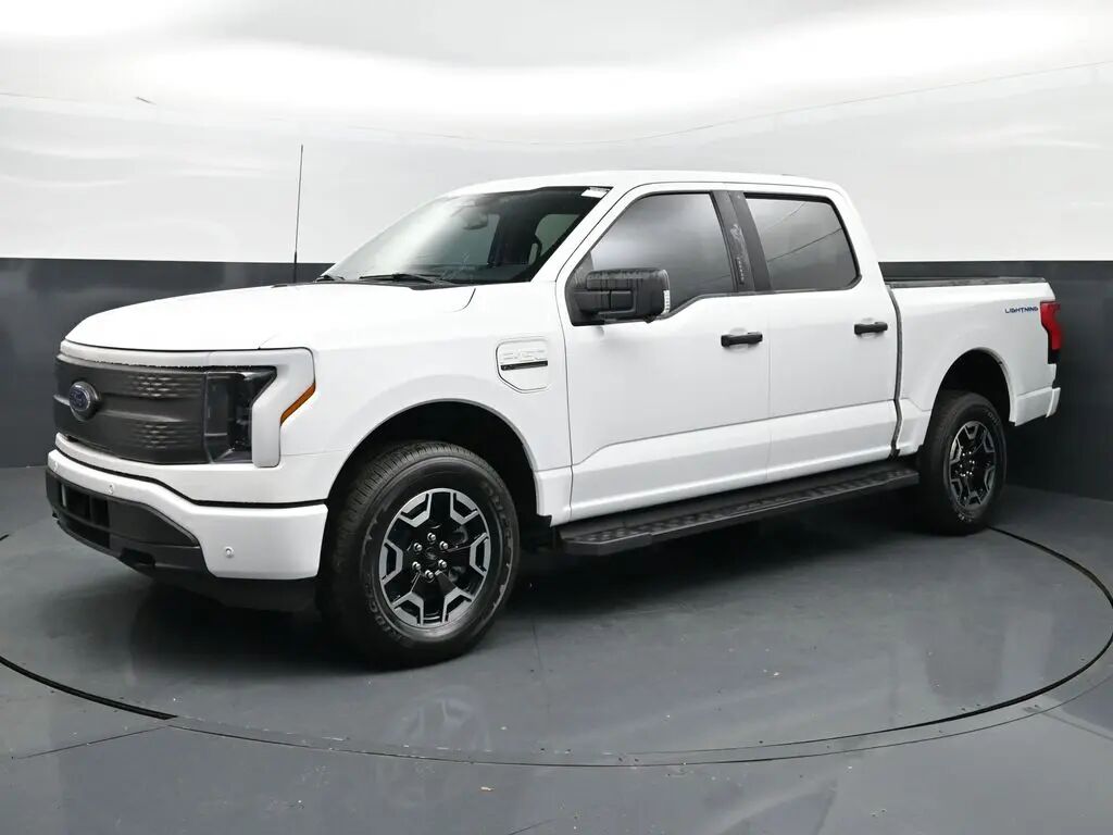 2023 Ford F-150 Lightning XLT — photo 1 of 11