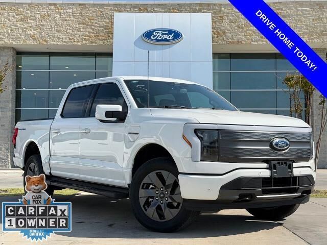 2023 Ford F-150 Lightning Lariat — photo 1 of 44
