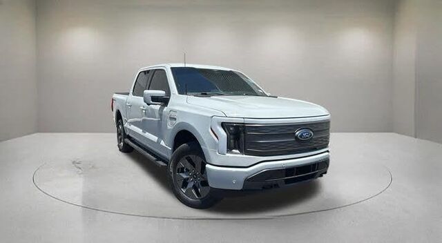 2023 Ford F-150 Lightning Lariat — photo 1 of 1
