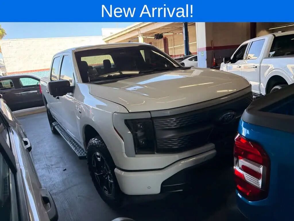 2023 Ford F-150 Lightning XLT — photo 1 of 12