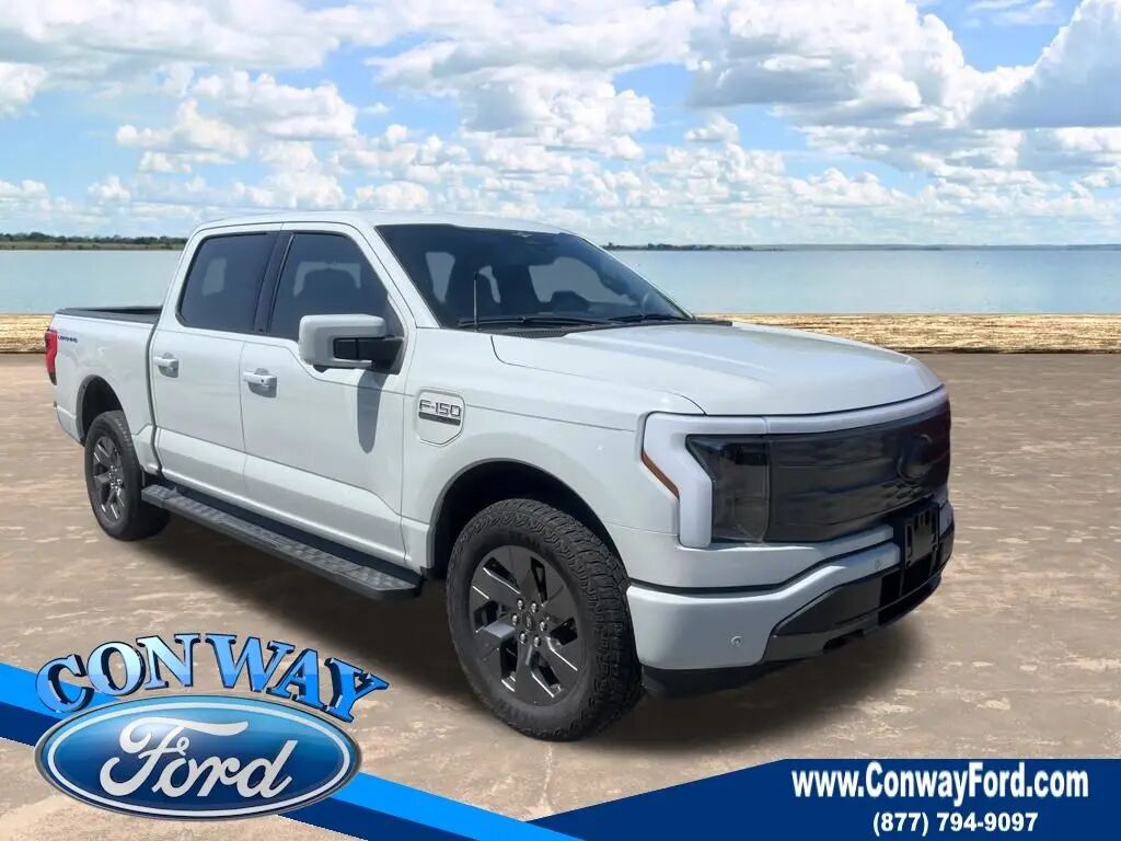 2023 Ford F-150 Lightning Lariat — photo 1 of 25