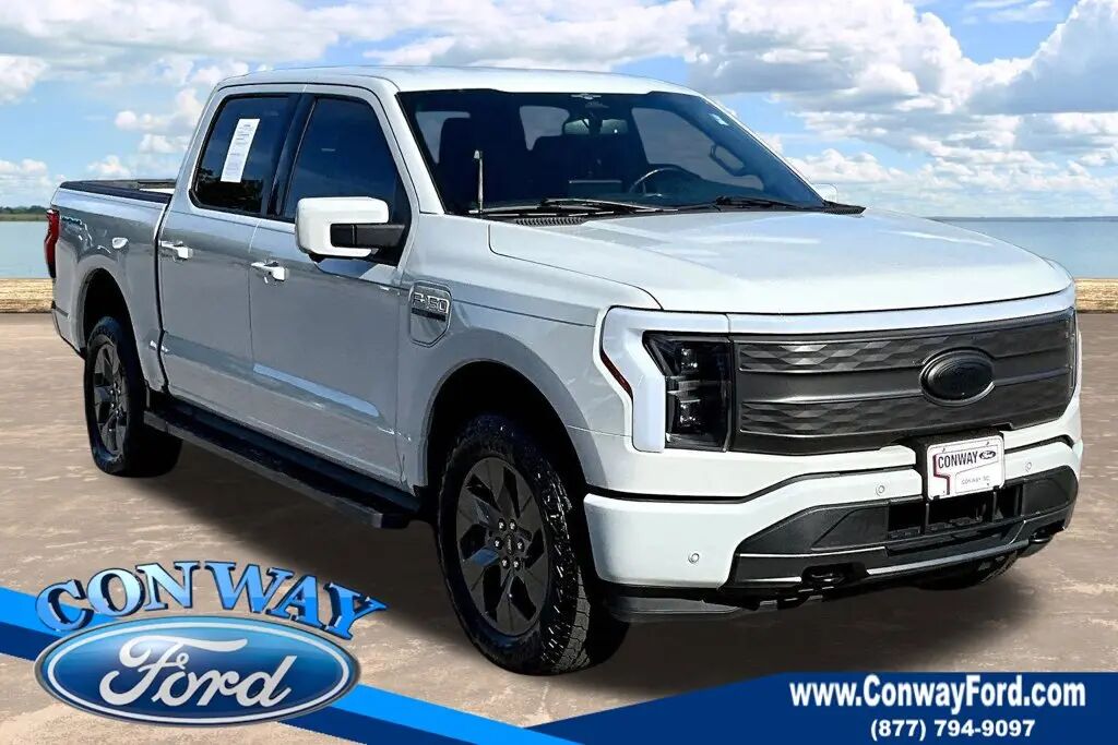 2023 Ford F-150 Lightning Lariat — photo 1 of 13