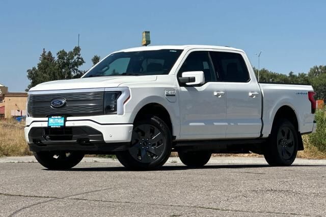 2023 Ford F-150 Lightning Lariat