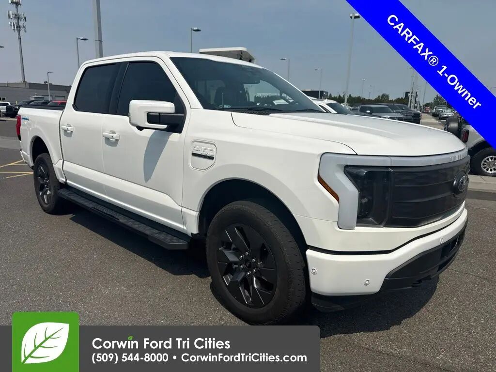 2022 Ford F-150 Lightning Lariat — photo 1 of 13