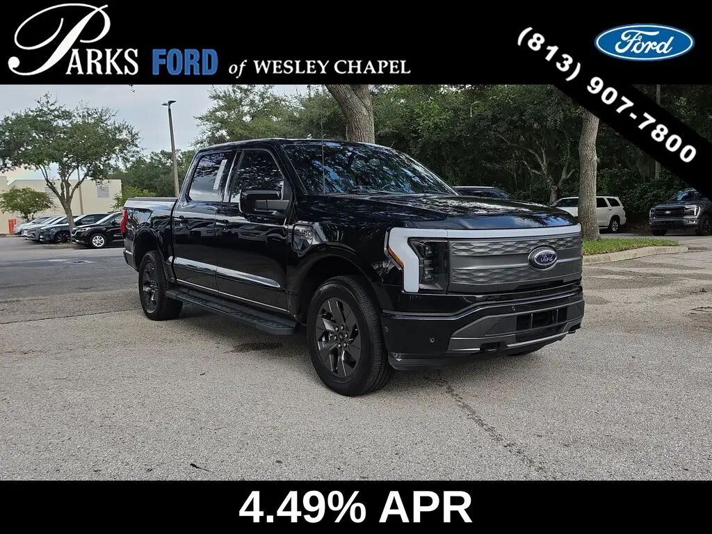 2023 Ford F-150 Lightning Lariat — photo 1 of 26