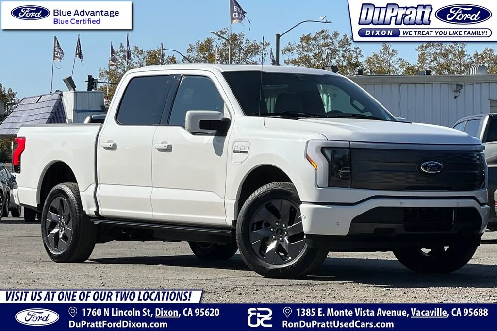2023 Ford F-150 Lightning Lariat — photo 1 of 13
