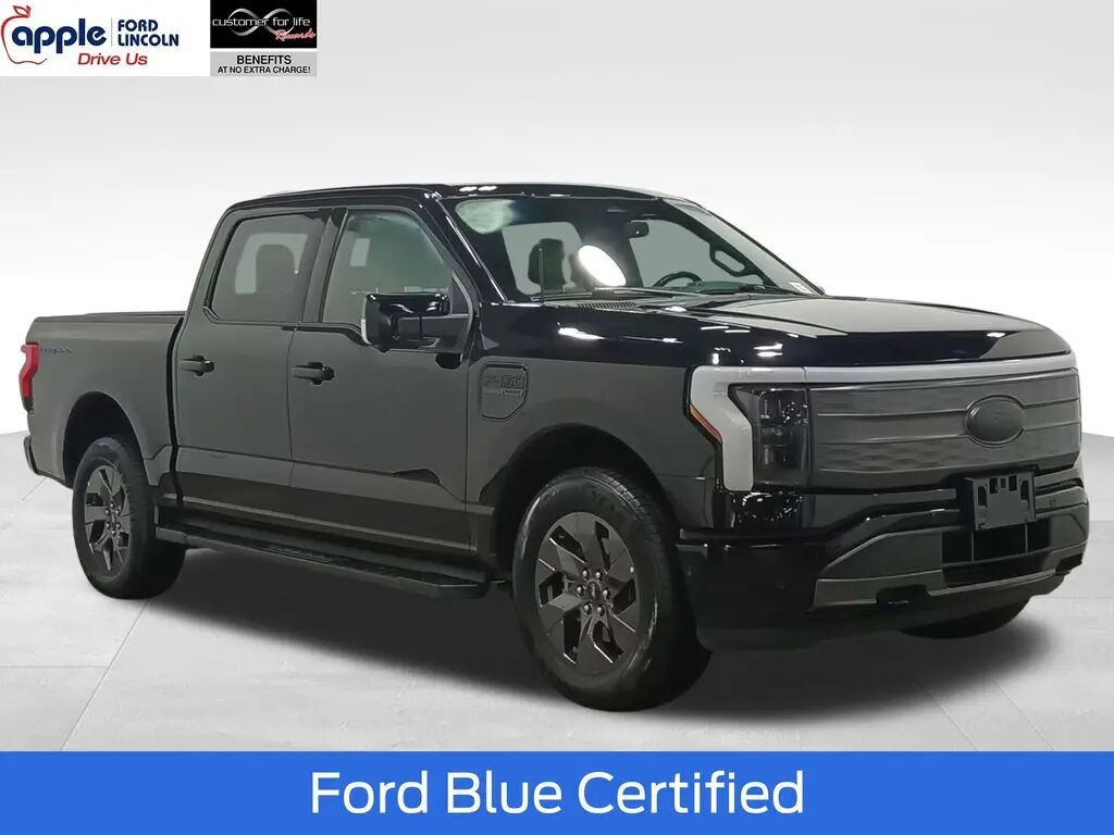 2023 Ford F-150 Lightning Lariat — photo 1 of 6