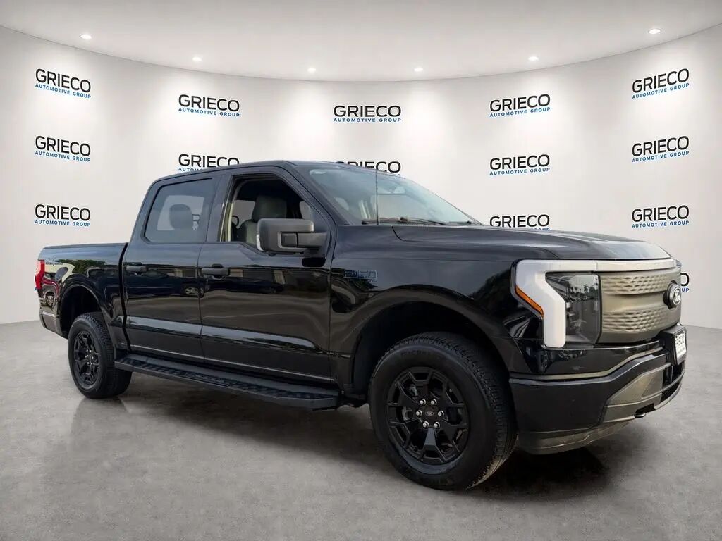 2025 Ford F-150 Lightning XLT — photo 1 of 13