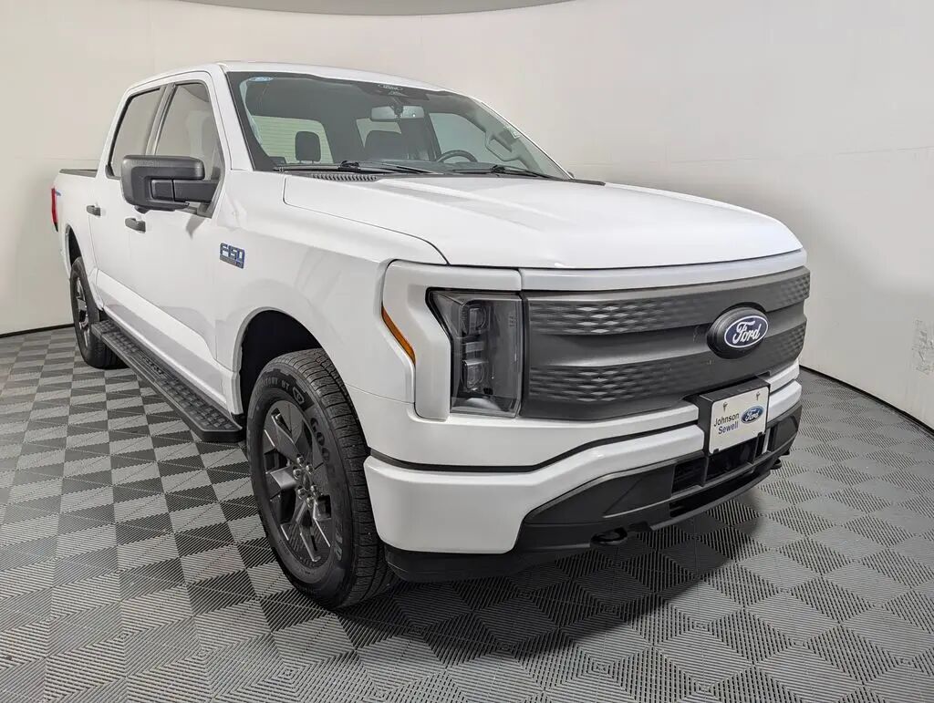 2024 Ford F-150 Lightning XLT — photo 1 of 13