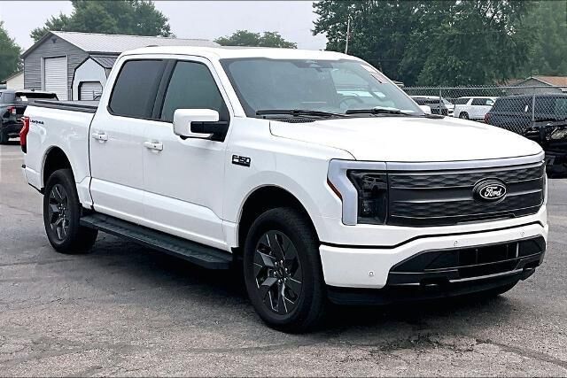 2025 Ford F-150 Lightning Lariat — photo 1 of 26