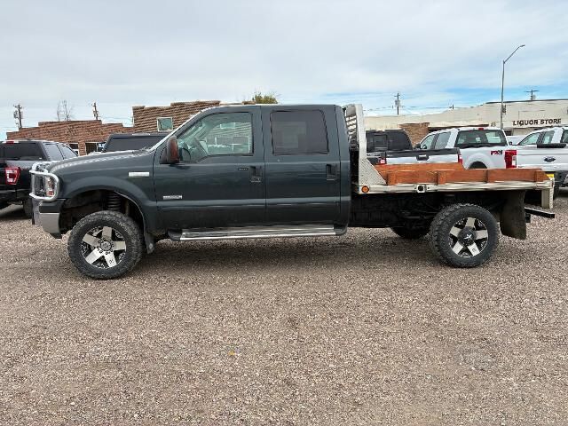 2005 Ford F-350 Super Duty Lariat — photo 1 of 10