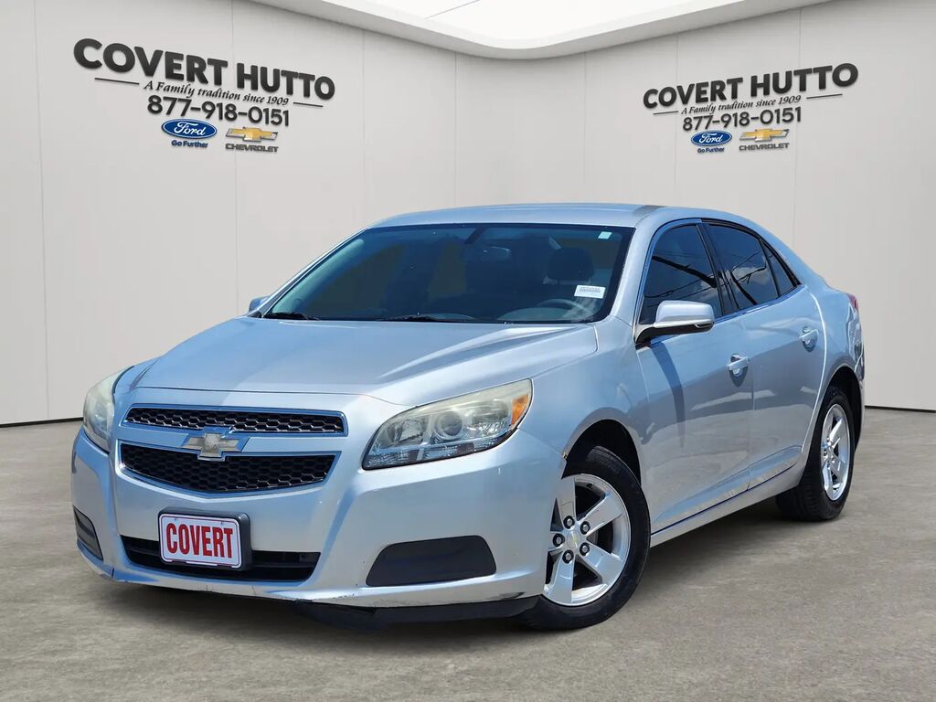 2013 Chevrolet Malibu LT — photo 1 of 17