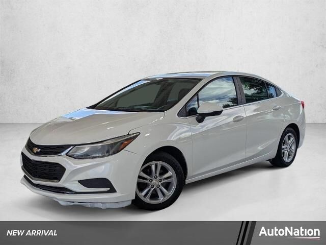 2017 Chevrolet Cruze LT Auto — photo 1 of 14
