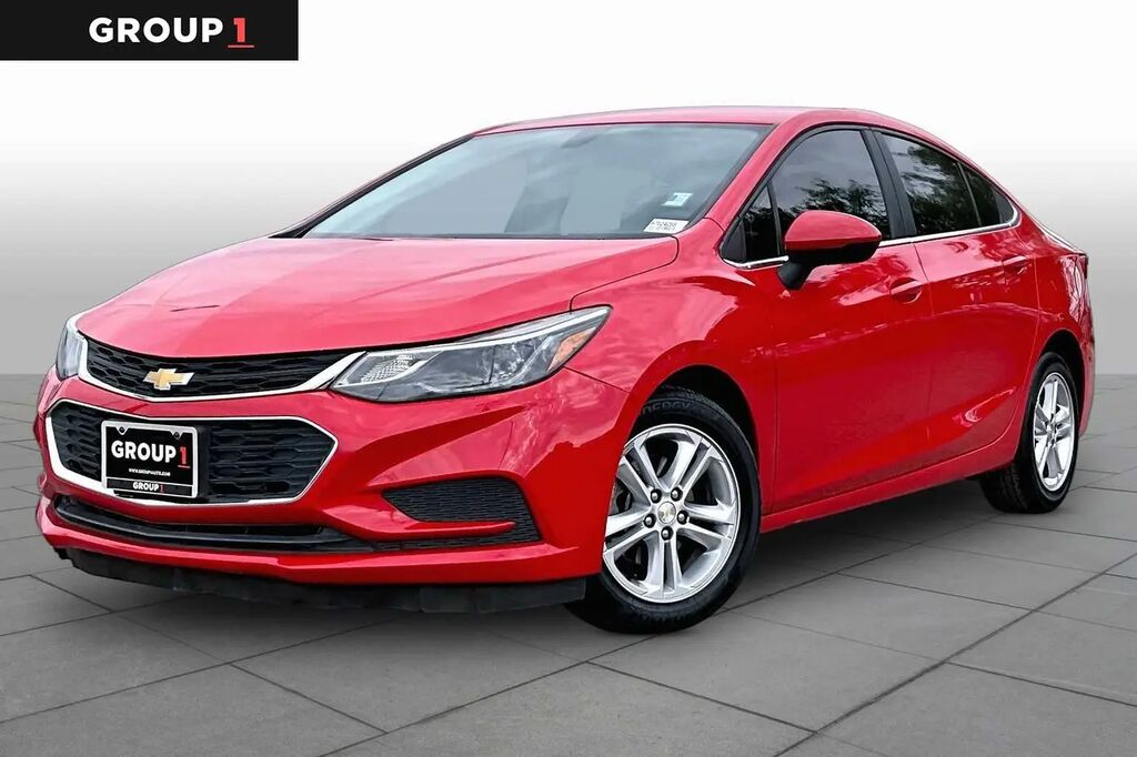 2017 Chevrolet Cruze LT Auto — photo 1 of 13