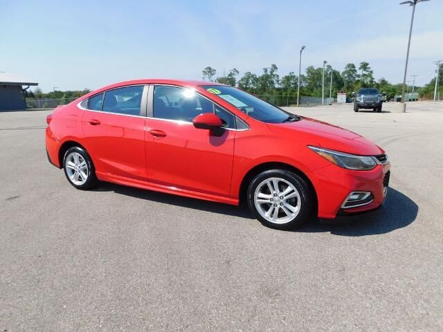 2017 Chevrolet Cruze LT Auto — photo 1 of 26