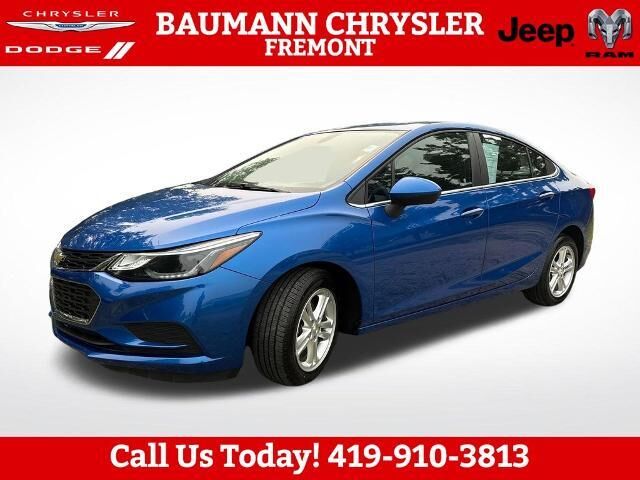 2017 Chevrolet Cruze LT Auto — photo 1 of 12