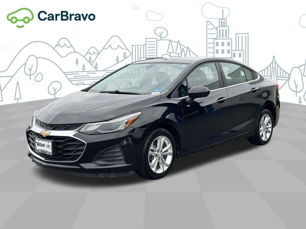 2019 Chevrolet Cruze LT — photo 1 of 6