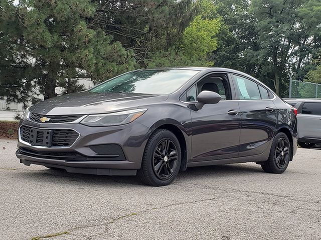 2017 Chevrolet Cruze LT — photo 1 of 12