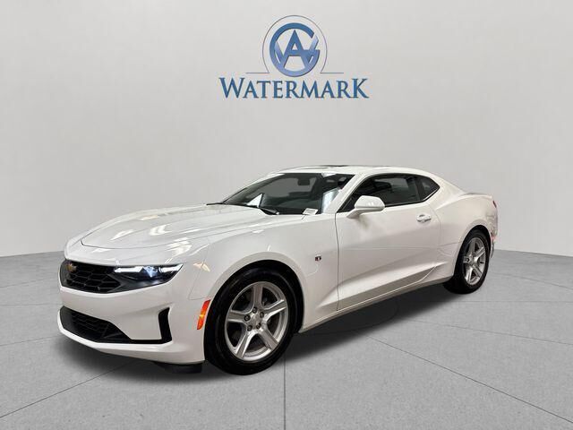 2023 Chevrolet Camaro LT — photo 1 of 22