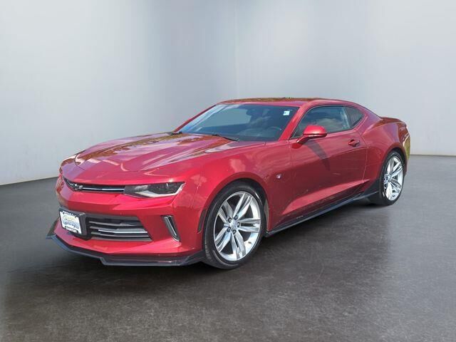 2017 Chevrolet Camaro LT — photo 1 of 13