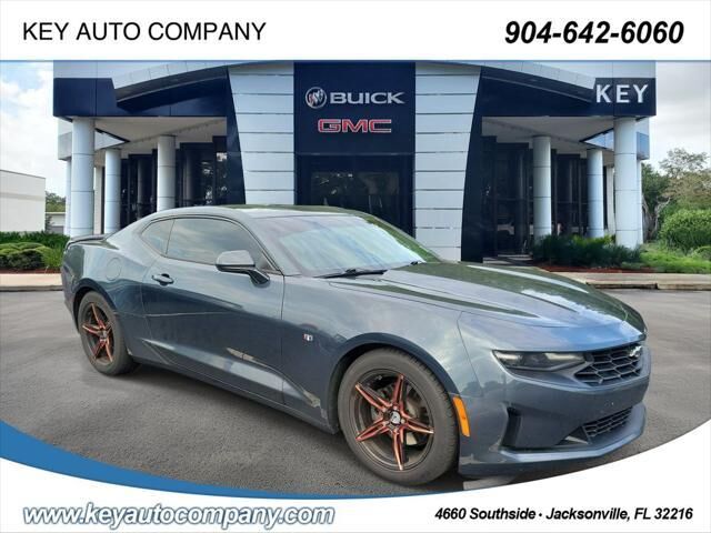 2019 Chevrolet Camaro LT — photo 1 of 2