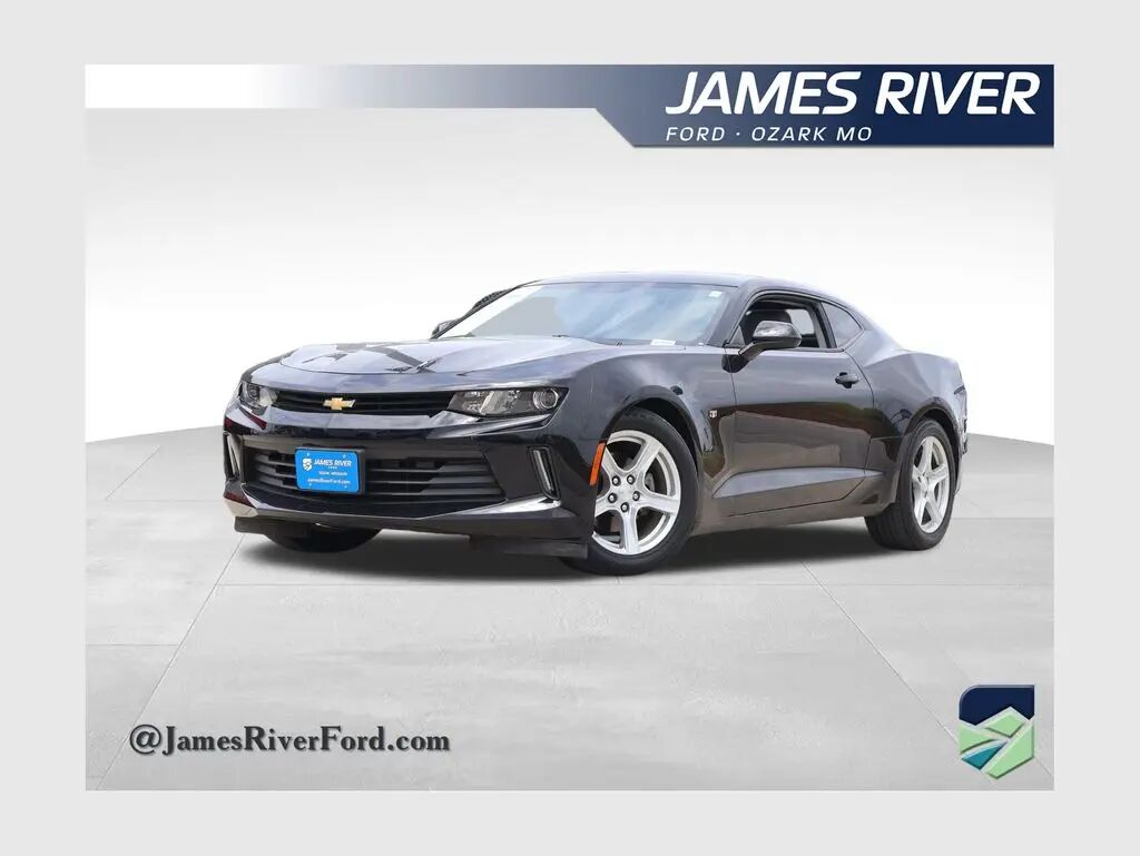 2017 Chevrolet Camaro LT — photo 1 of 17