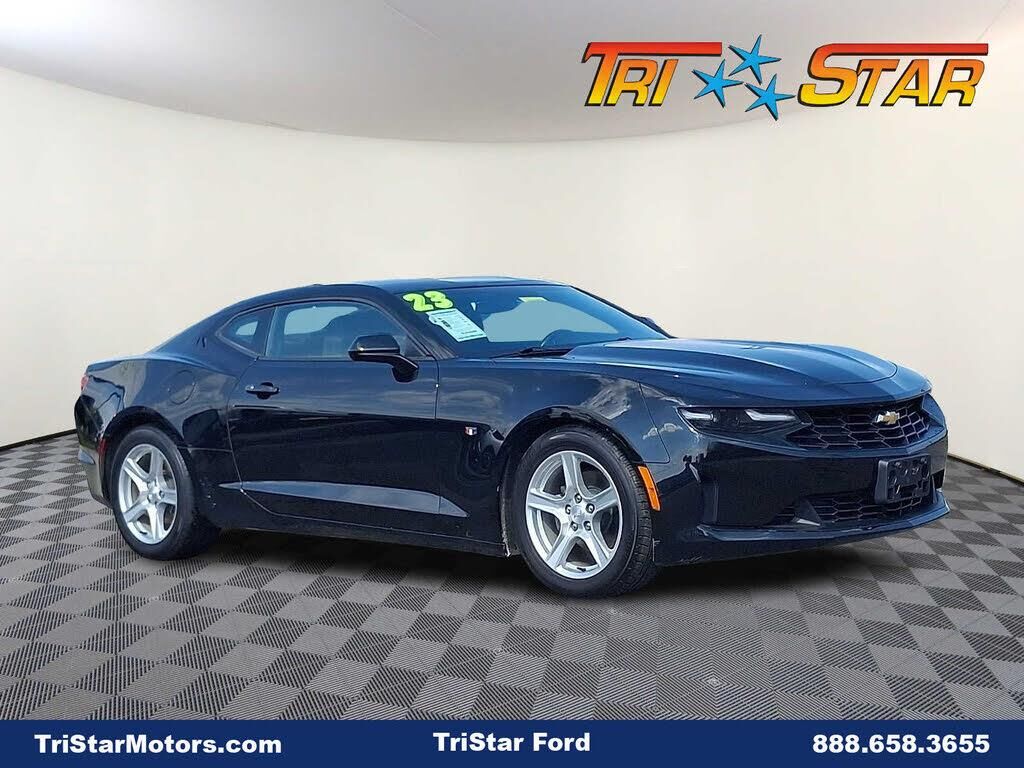 2023 Chevrolet Camaro LT — photo 1 of 1
