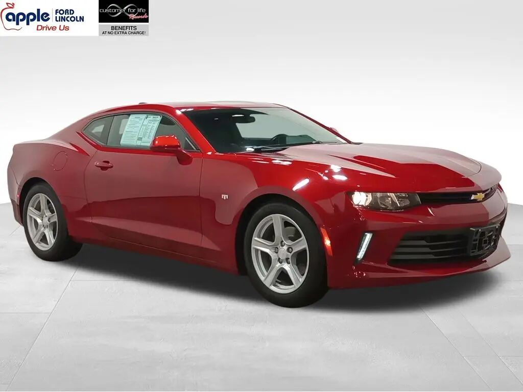 2017 Chevrolet Camaro LT — photo 1 of 13