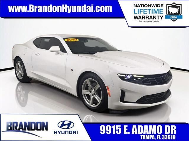 2019 Chevrolet Camaro LT — photo 1 of 3