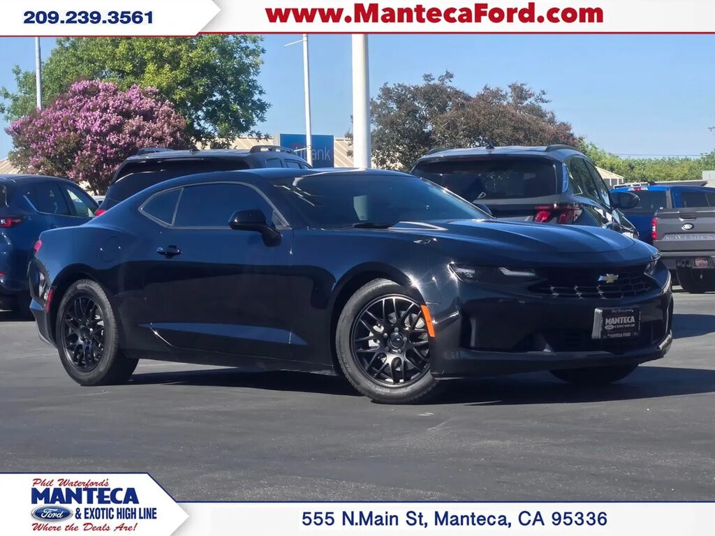 2023 Chevrolet Camaro LT — photo 1 of 13