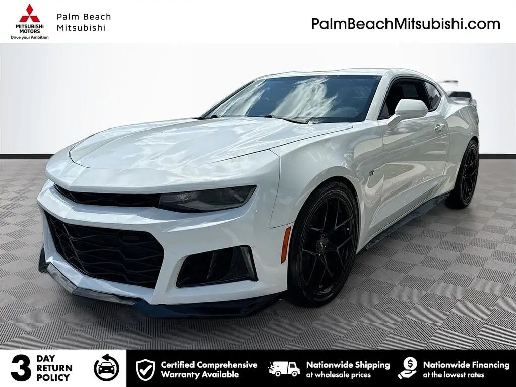 2017 Chevrolet Camaro LT — photo 1 of 6