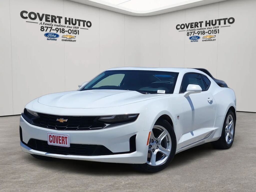2023 Chevrolet Camaro LT — photo 1 of 13