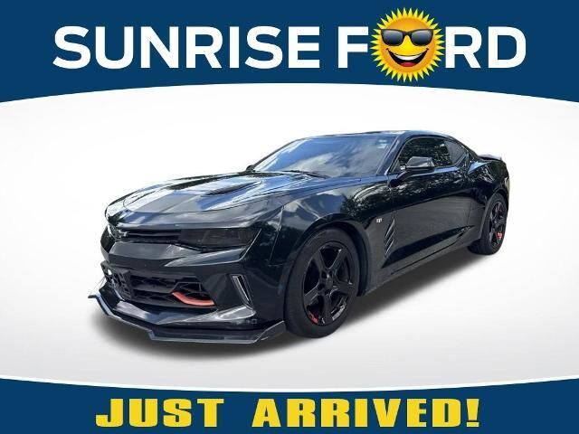 2017 Chevrolet Camaro LT — photo 1 of 17