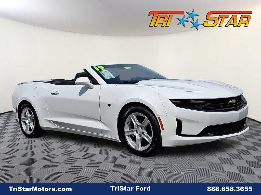 2019 Chevrolet Camaro LT — photo 1 of 1